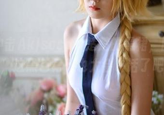 在线冲击Akisoso秋楚楚的黑裙，图片显示，这黑色裙子也太会讲话了吧？