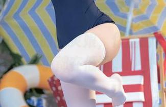 Bangni邦尼的幽灵娘，作品的每一幕似乎都在低语。