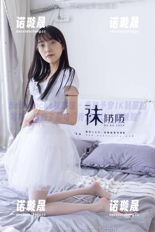 BoBoSocks袜啵啵 - 看稚予穿JK制服的写真，真应了那句“青涩得让人想眯眼”。
