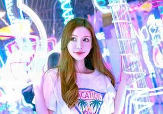 Feilin嗲囡囡 – 碰到蕾丝，施忆佳KITTY的图片就是强烈的诱惑