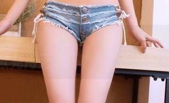 GIRLT果团网 – 圣诞不是光影的舞台，黄歆苑用无圣光功力打破套路！