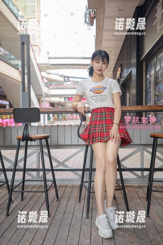 MSLASS梦丝女神 - 楼道行走的玥玥，给你的壁纸来点悬疑色彩！