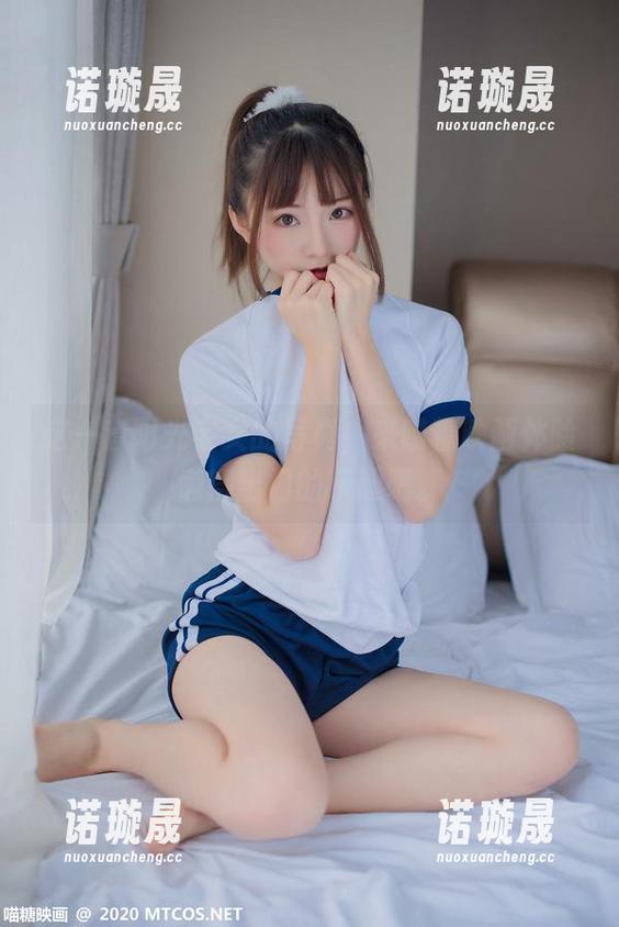 这一套阳光宅女的写真，来喵糖映画体验懒得出门的乐趣吧。