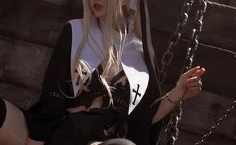 细看NinJa阿寨寨的受虐魅魔，高清画质引人注目