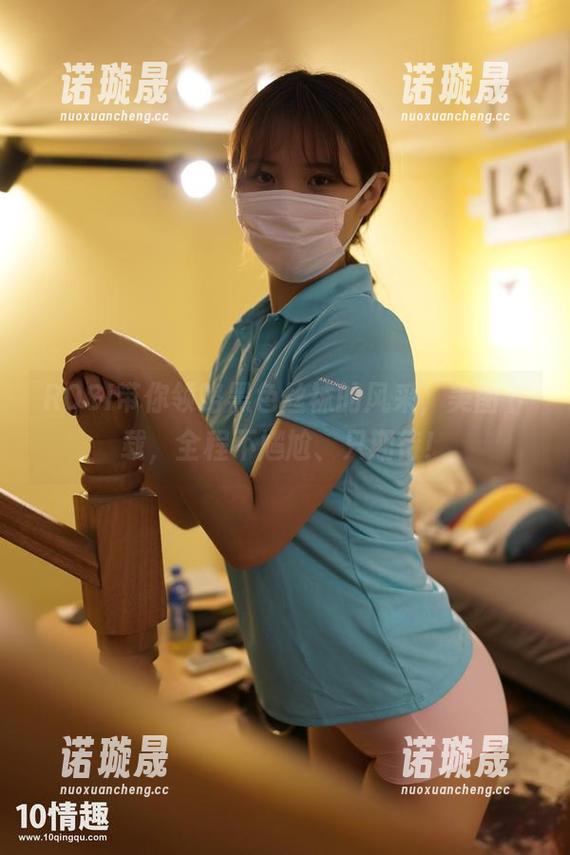 ROSI带你领略黑色丝袜的风采，美图下载，全程不尴尬、只期待！