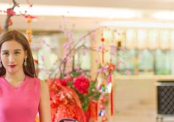 TGOD推女神 – 美图又来了！牛仔裤穿着好像哪儿都别扭，但莫晓茜sunny驾驭起来反倒让人想多看几眼。