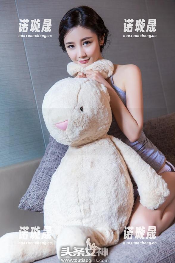 TouTiao头条女神 - 和风里的JennyR：合集里的照片，恼人的惹火，忠告还是随意看？