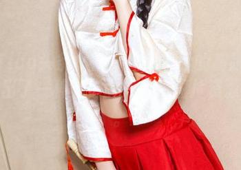TouTiao头条女神 – 从张梓柔的高跟鞋中，看出了一种无形的力量，图片资源了解。