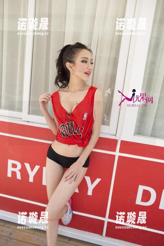 UGirls尤果网 - 看这合集，陈怡曼的牛仔裤选得真不错，相信我，你会想再回来看一次！