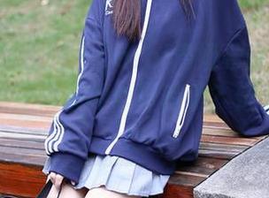 Xiuren秀人网 – Carol周妍希穿白衬衫？这是潮流还是某种心理暗示？快来看写真！