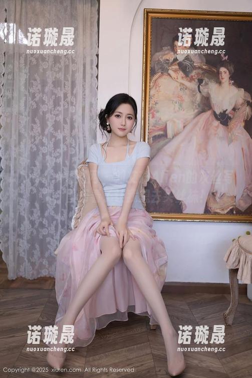 Xiuren秀人网-刘艾琳Allen Xiuren秀人网 - 刘艾琳Allen的灰丝写真,图册看了让我想去买丝袜!