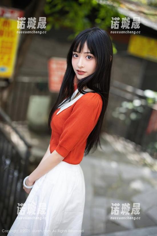 Xiuren秀人网 - 图片截了一半？周思乔Betty的秘书设定太好玩儿了，难道是我脑子坏了？