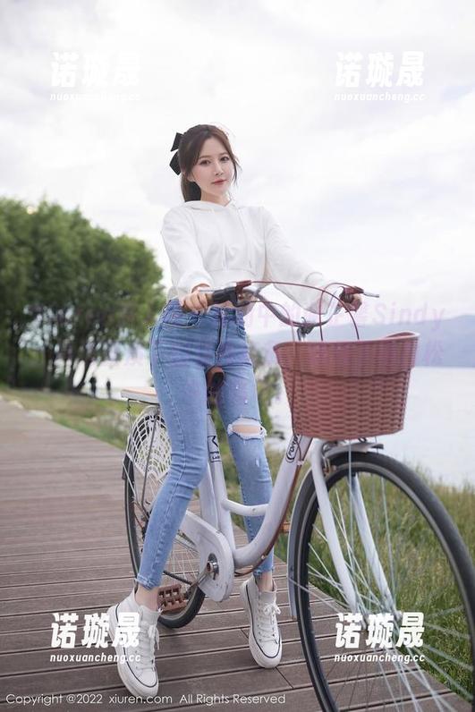 Xiuren秀人网-谢芷馨Sindy Xiuren秀人网 - 运动中的谢芷馨Sindy:高清画质下的优雅疲惫,像极了马拉松中的乌龟。