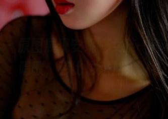 pans – 原图展现安妮，女孩一言不合就唱歌，芭比也想加入。