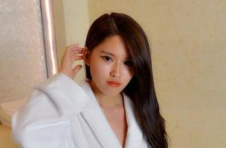 pans – 默默的白色美图，这壁纸让我想到了…呃，白色。