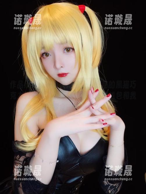 作品欣赏：一小央泽这让人惊艳的黑猫巧克力派，难道是在暗示我：猫的钱包和我的零食一样重要？