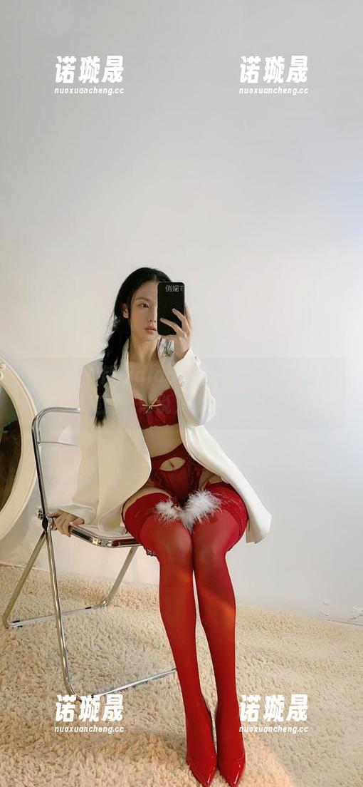 俏妞qiaoniuTT 微密圈 - 俏妞qiaoniuTT的写真:丝袜美腿,谁说只属于模特?