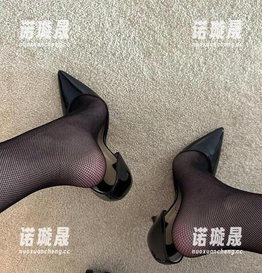 保守的二舅妈 微密圈 - 保守的二舅妈的最新图集,让性感粉色桃心给你的眼球来一场小旅行!