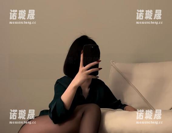 微密圈 - 有趣的套图集：保守的二舅妈的最新日常小插曲