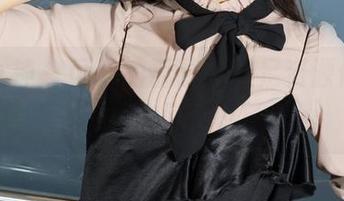 克拉女神 – 可爱的嘉萌，裸足资源像极了不经意间的悸动