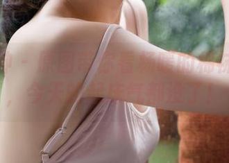 克拉女神 – 原图带你看杨暖的棉袜在线秀，今天的起床气都没了！
