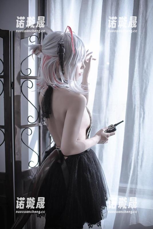 切切celia 想看切切celia的万圣节写真集?下载链接先放着看一眼吧!