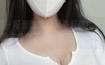 微密圈 – 可爱的肉巴又来反转！黑色丁字裤现在免费下载，你还在等什么？