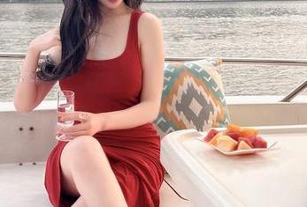 微密圈 – 原图精选：周妍希的御姐风，你敢上前吗？