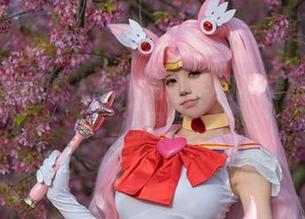 你没见过的咬人小小兔：学姐私房照里的小心思。