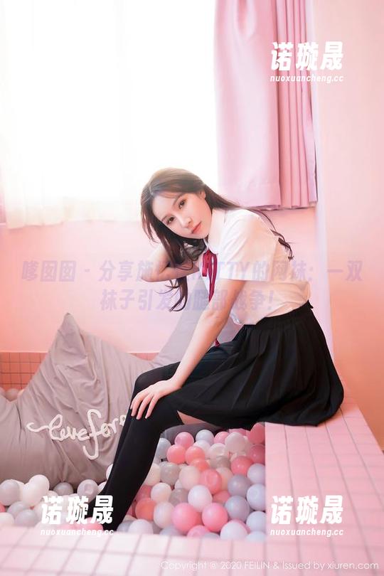 嗲囡囡 - 分享施忆佳KITTY的网袜：一双袜子引发的腿部战争！