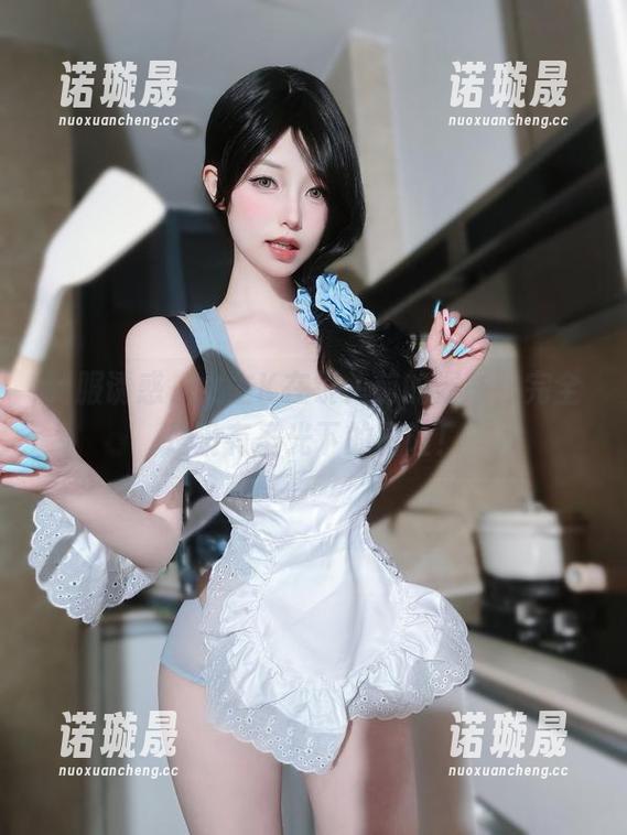 制服诱惑，女主K在镜头前的姿态，完全是没有圣光下的冒险！
