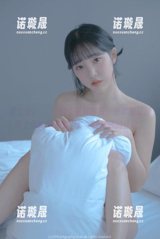 姜仁卿(강인경)的圣诞写真集，分享时记得带上你的脑洞和少量尖酸刻薄的评论。