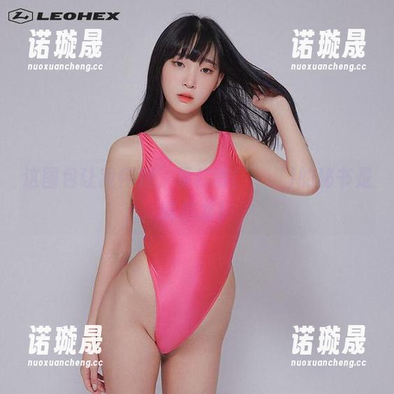 这图包让我怀疑，姜仁卿(강인경)的秘书是变色龙！