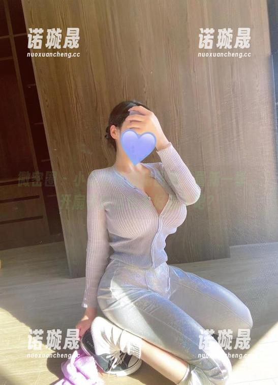 微密圈 - 小芯酱的旗袍图集：最新一季，开扇子我这也太好看了吧？