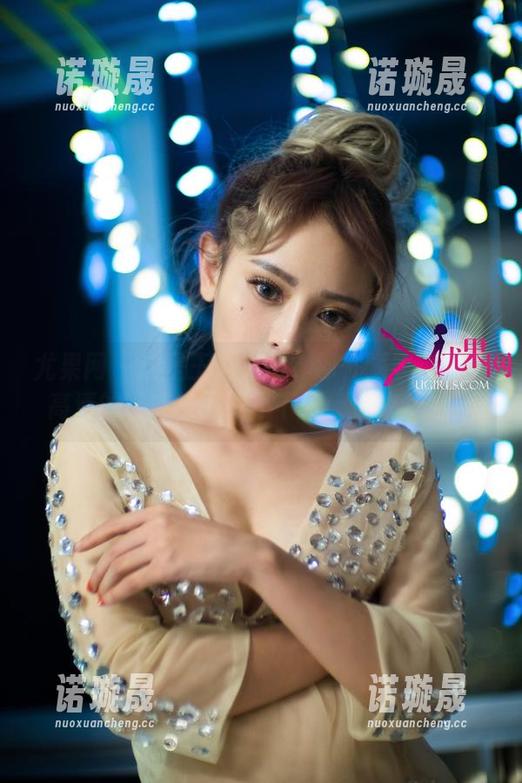 尤果网 - 这是王语纯吗？那件睡衣绝对是高清的诱惑，下载不下载，你来决定！