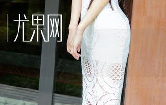 尤果网 – 下载黛蓓琪制服图集，顺便给你的屏幕来点料吧。