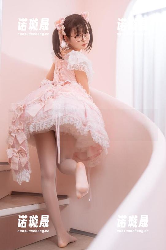 幼水铃衣的夏天写真合集，哦，你的秘密我大概懂了些！