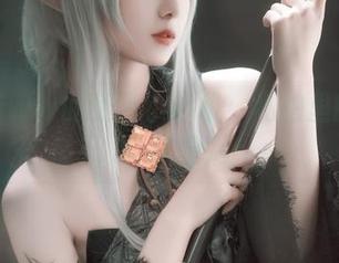 弥音音ww的红色小心机：私拍里的丽塔本-红皇后