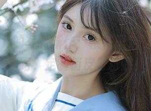 怡子yiii的写真新作：樱花限定，不走寻常路，定制俏皮与粉嫩！