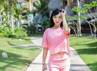 推女郎 – 看Rita的职业装，在线图片让我突然想去给老板递个快递！