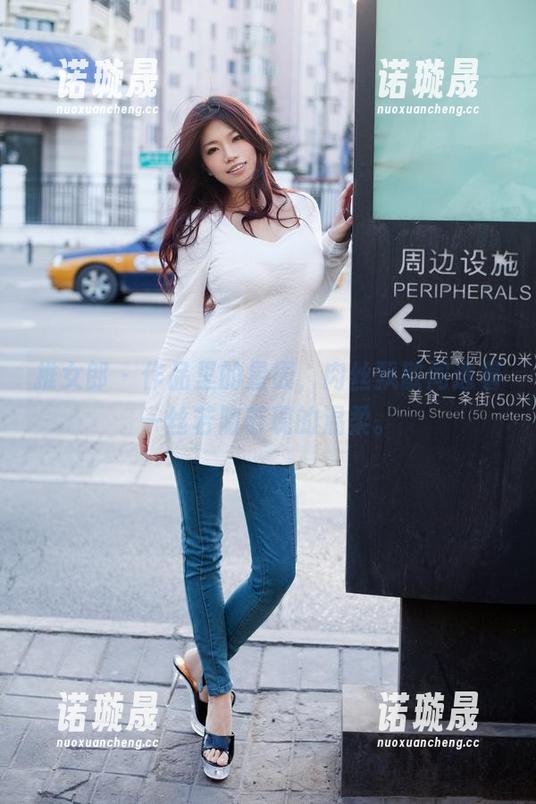 推女郎 - 作品里的星辰，肉丝飘散间透着一丝若隐若现的温柔。