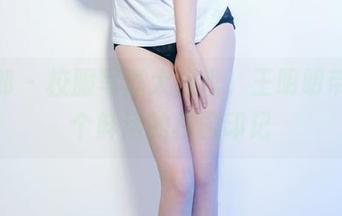 推女郎 – 校服写真大翻盘，王明明带你看个鲜活的校园印记