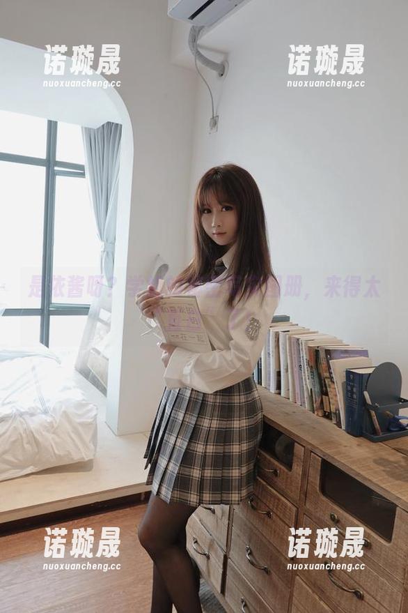 是依酱呀？学姐的秘密写实图册，来得太“直白”了！