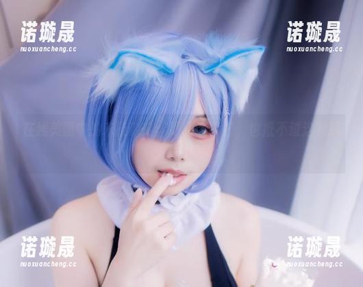 在线美图中的末夜787：职业装再好，也抵不过这种风范。