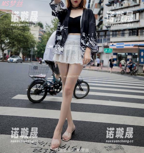 梦丝女神 - 左耳的明星脸，想要全套图？小都灵说，你来这里就对了。