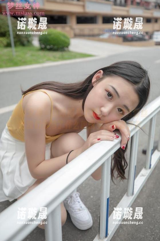 梦丝女神 - 最新图集上架！玥玥穿着蕾丝，给我们示范了什么叫优雅与俏皮并存。