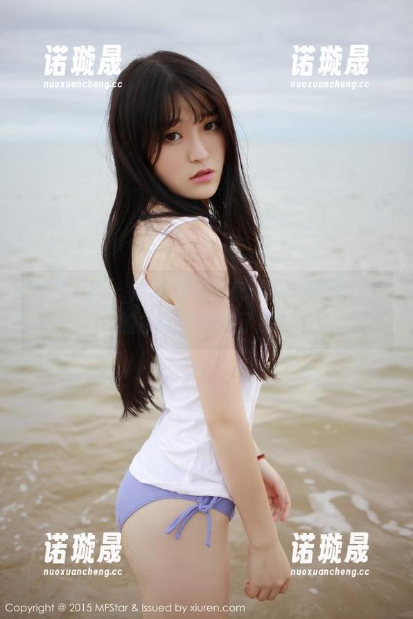 模范学院 - 唐琪儿il泳衣精选，哇，泳池的水都要嫉妒了吧？