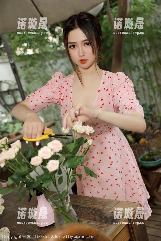 模范学院-艾莉Evelyn 模范学院 - 动起来吧,艾莉Evelyn的图片,资源组合得像拼图一样。