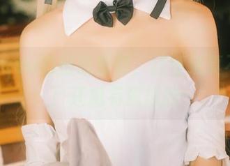 水淼aqua的厨娘原图，这壁纸真不赖啊！还挺有意思的