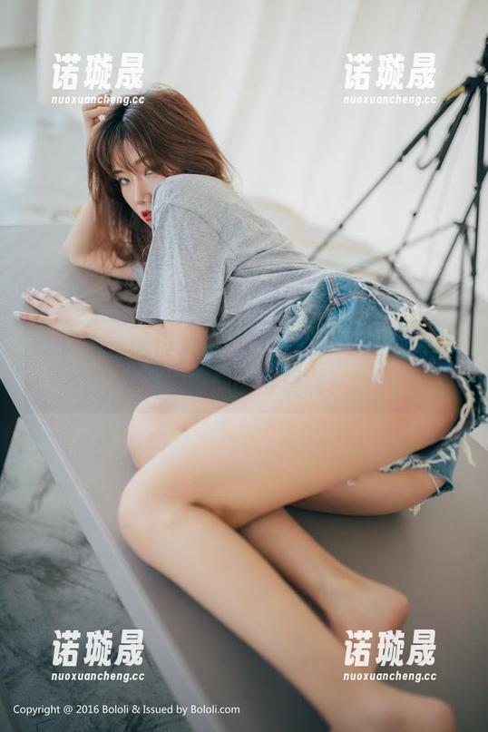 波萝社 - 柳侑绮的定制写真，七宝死库水让人恍惚的可爱啊！